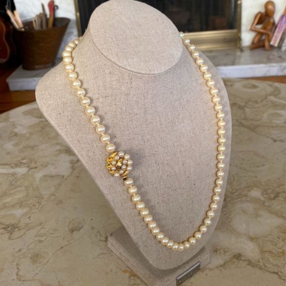 Vintage Richelieu?24” Pearl Necklace Gold Tone Hand Knotted